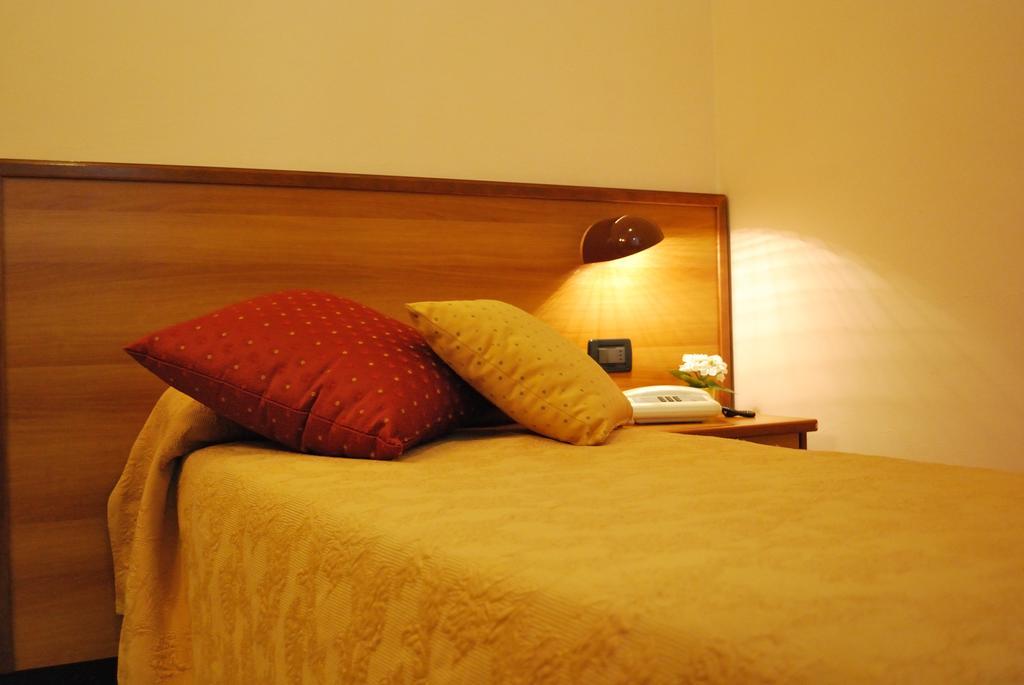Hotel Galleano Лайгуэлья Номер фото