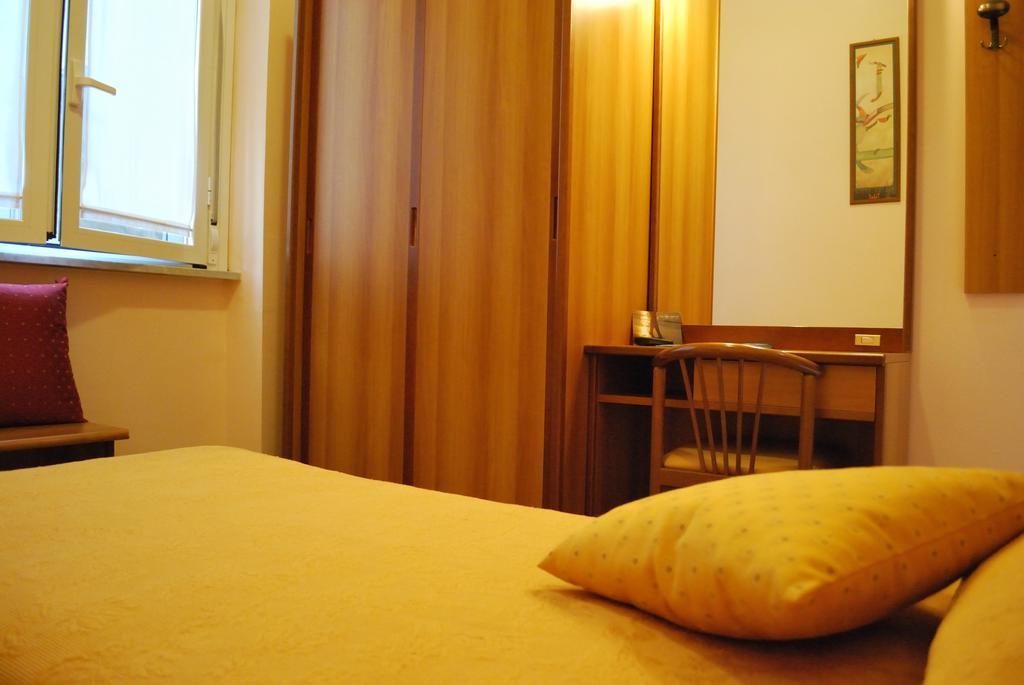 Hotel Galleano Лайгуэлья Номер фото